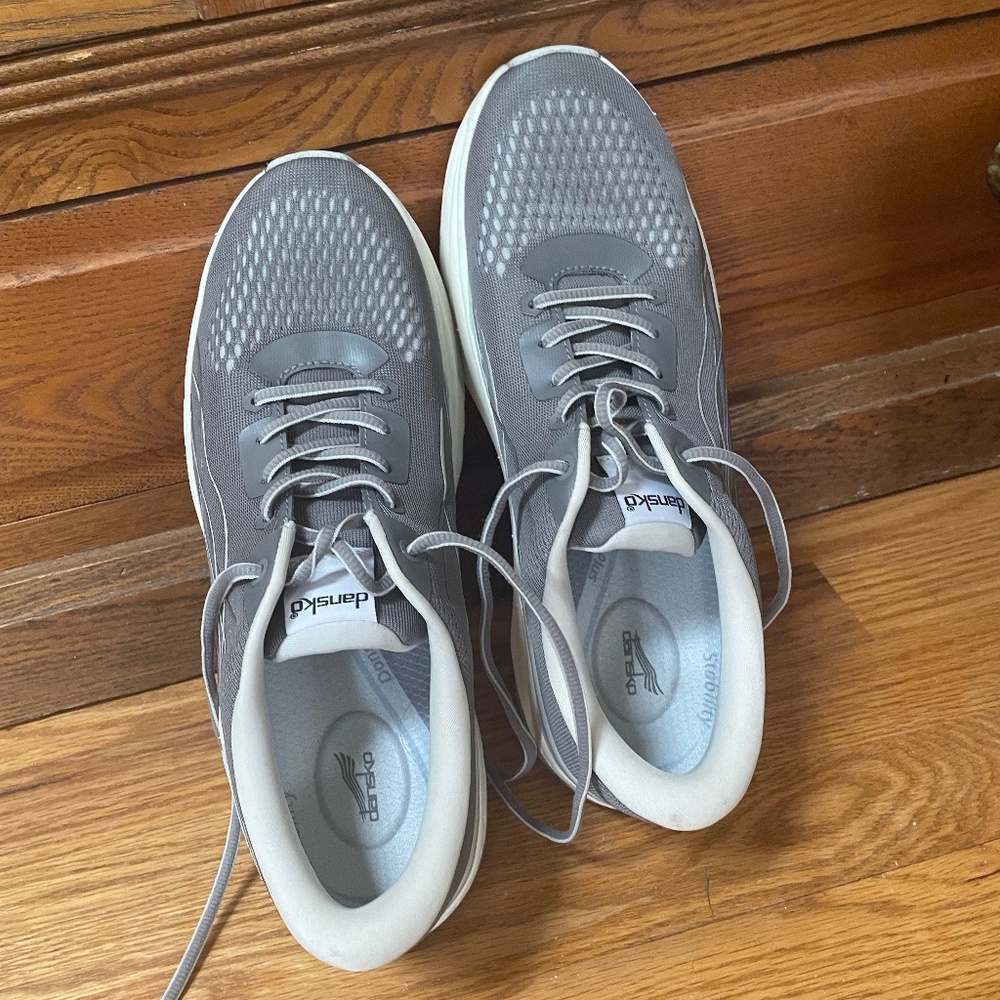 Dansko Pace athletic shoes